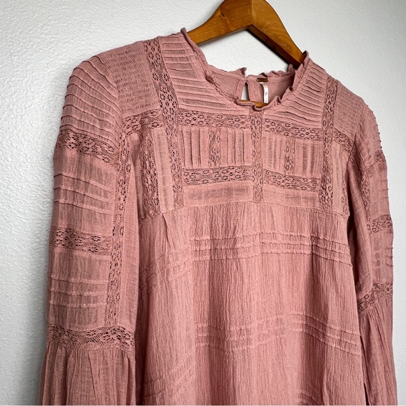 Free People Peony Olivia Eyelet Lace Blouse in Dusty Rose Pink with Long Sleeves - Picture 4 of 10